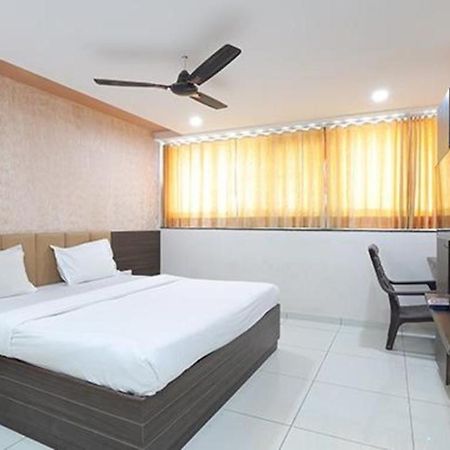 Fabhotel The Heaven 阿穆达巴 外观 照片