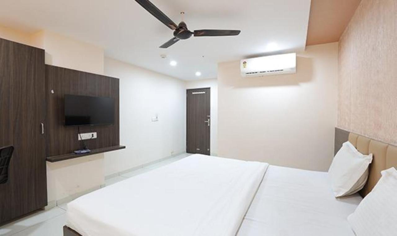 Fabhotel The Heaven 阿穆达巴 外观 照片