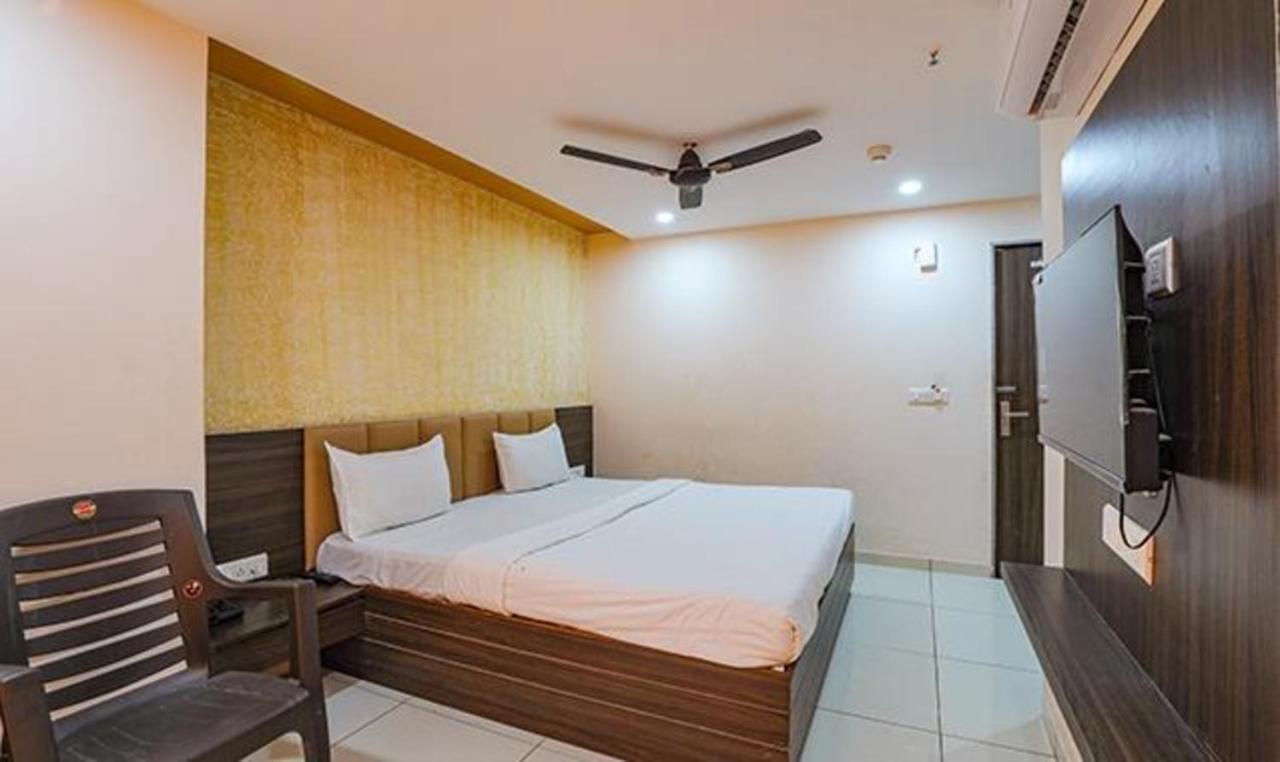 Fabhotel The Heaven 阿穆达巴 外观 照片