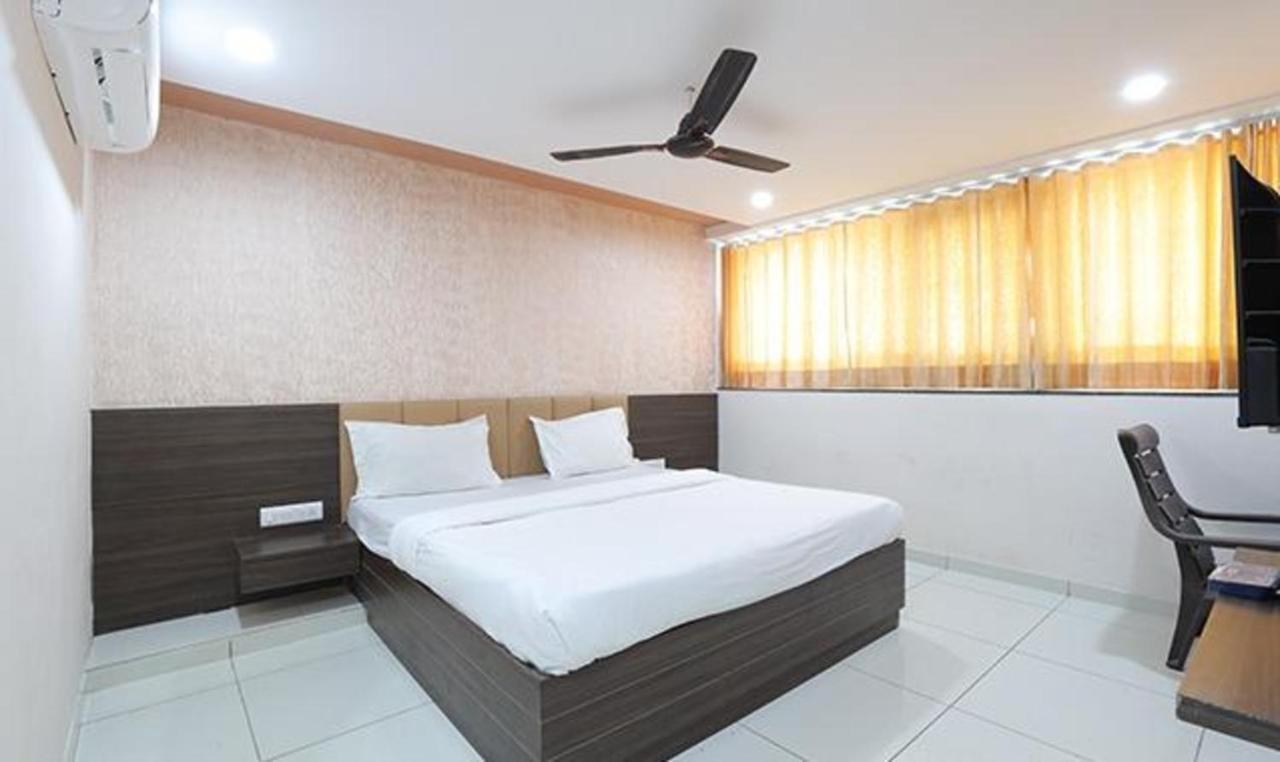 Fabhotel The Heaven 阿穆达巴 外观 照片