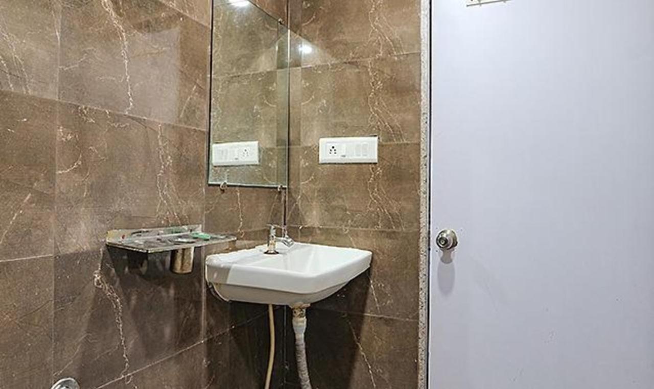 Fabhotel The Heaven 阿穆达巴 外观 照片