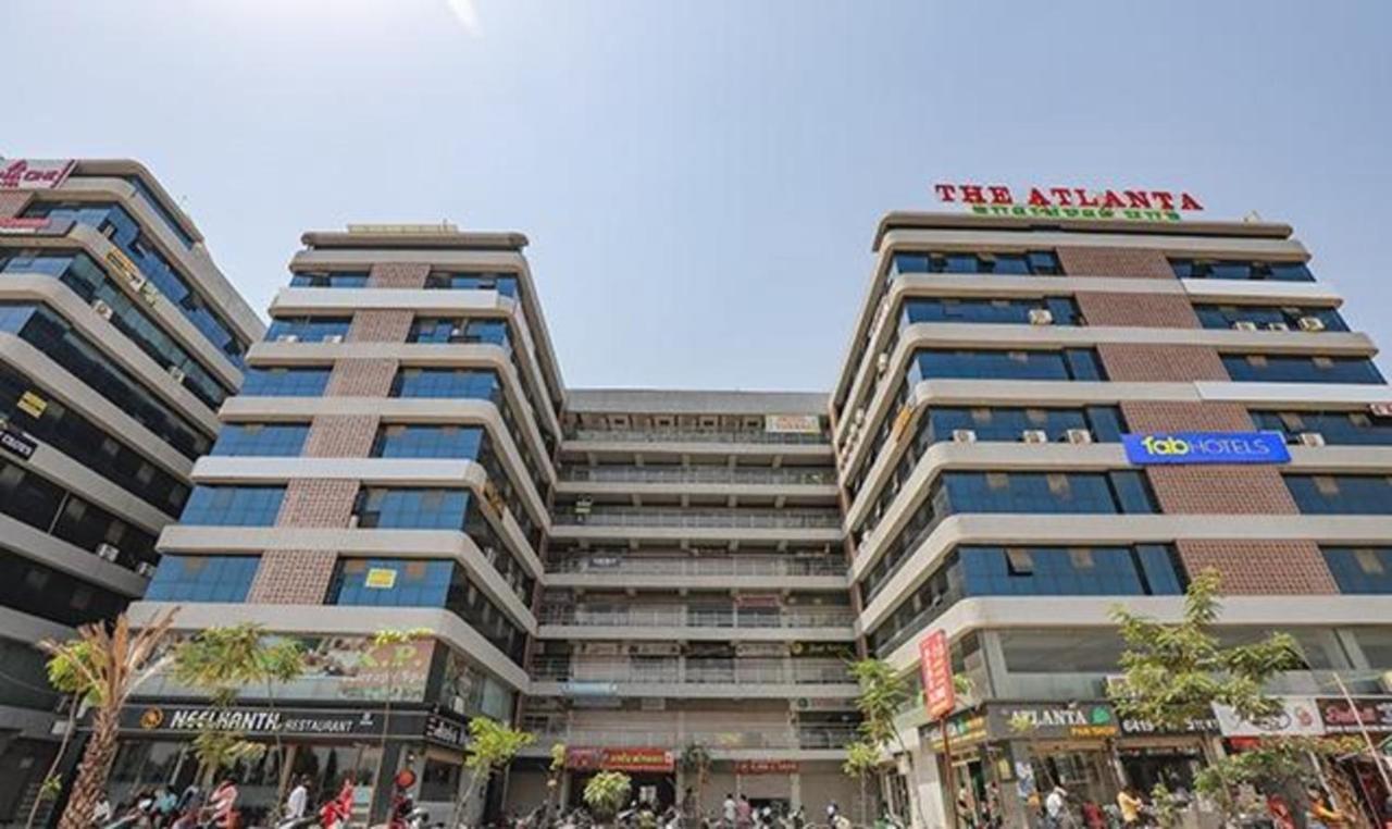 Fabhotel The Heaven 阿穆达巴 外观 照片
