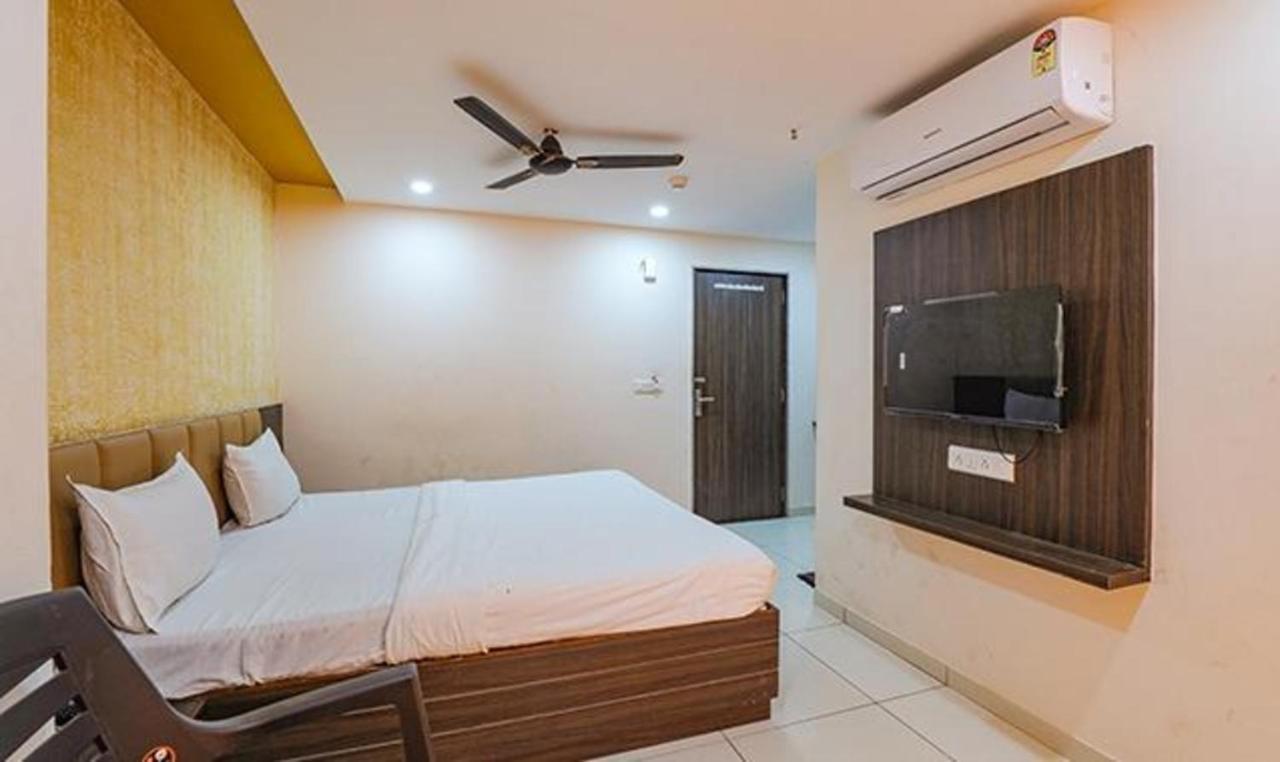 Fabhotel The Heaven 阿穆达巴 外观 照片